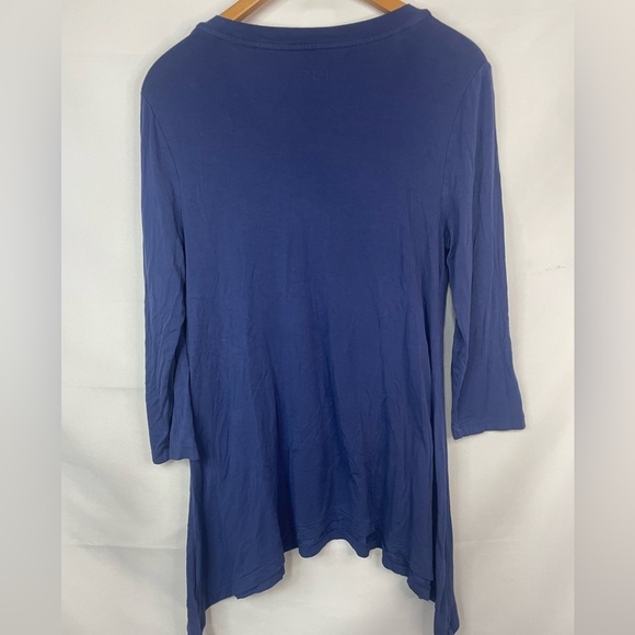LOGO size small blue 3/4 length top. So cute with pockets! - Picture 3 of 4